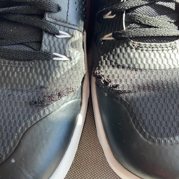 Nike Men's Legend Trainer Shoes Black White 10.5 - Picture 5 of 7